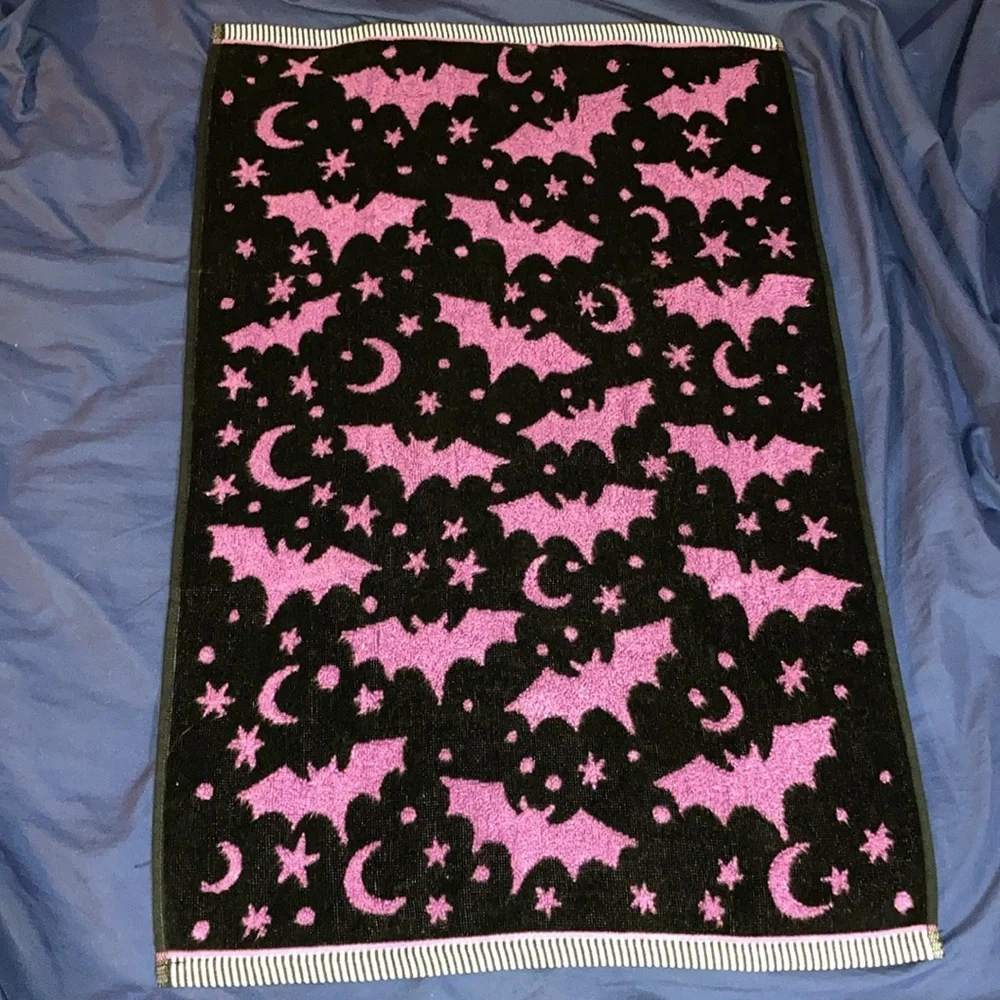 Double sided Halloween hand towel *FIRM PRICE*